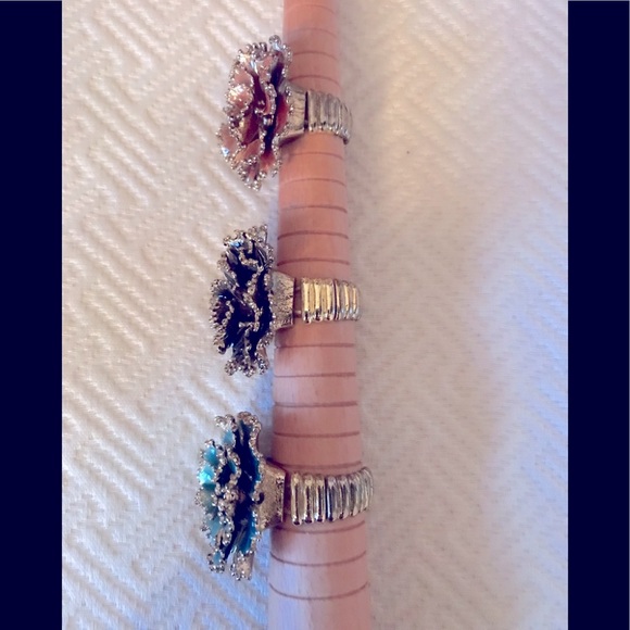 Vintage stretch rings, set of 3 - Picture 9 of 16